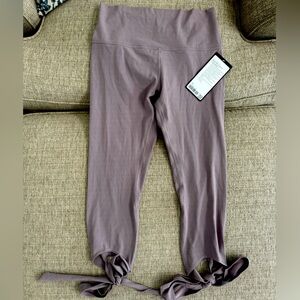 Special Edition “Love Knot” 21” Lululemon Align Leggings
